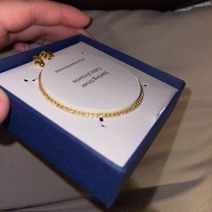 Gold tennis bracelet perfect for a party, dinner or simply going out!!!